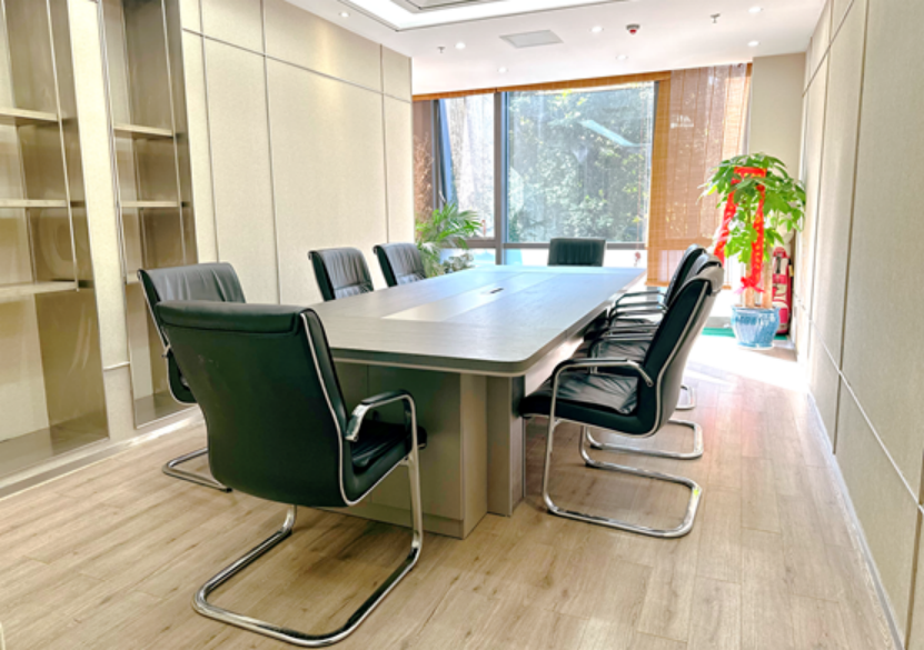 房间里的沙发和桌子中度可信度形貌已自动天生